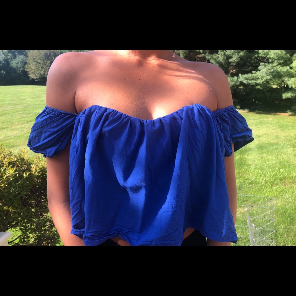 Off the shoulder Blue Crop